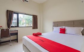 RedDoorz near Arka Sepinggan Airport